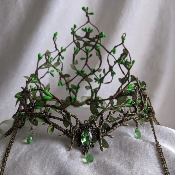 Beautiful Forest Tiara with Bronze Charms - Picture 6 of 9